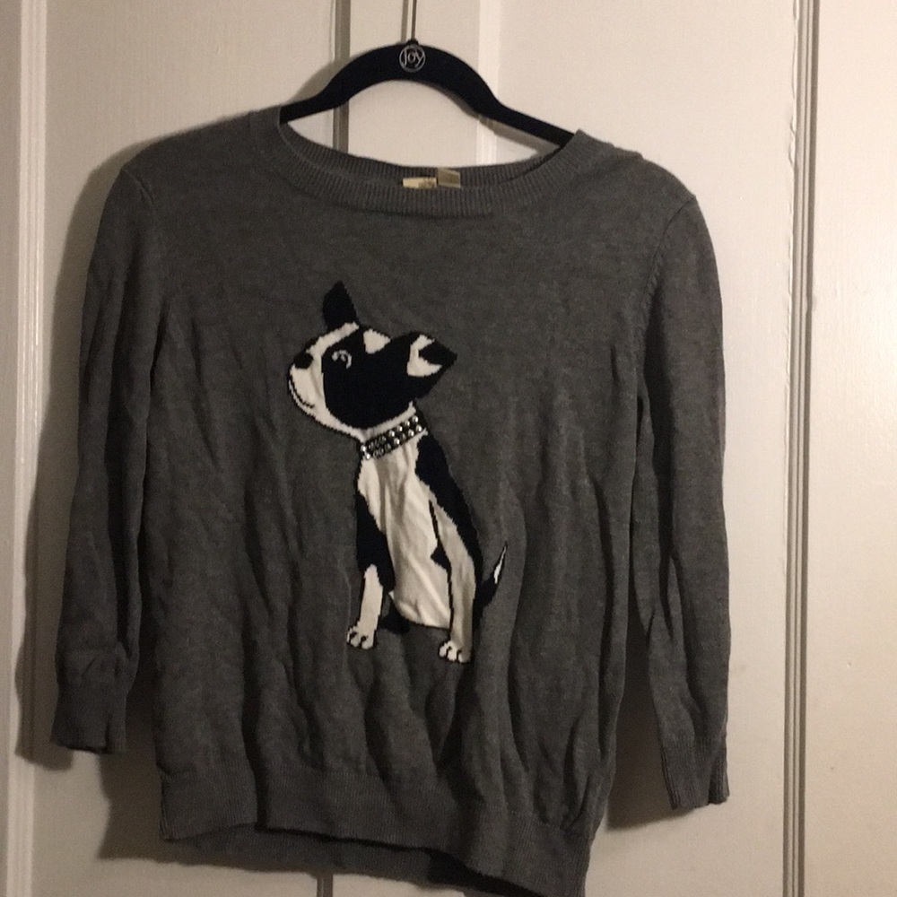 Grey sweater with dog picture